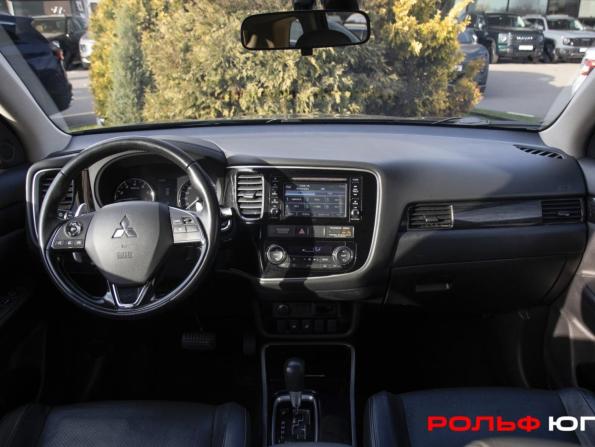 Mitsubishi Outlander III Рестайлинг 2 с пробегом 2017 года, цена 1 948 000 рублей, 124127 км, внедорожник, Автокод Объявления