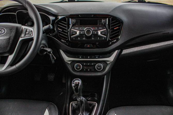 Lada (ВАЗ) Vesta I с пробегом 2019 года, цена 949 000 рублей, 100288 км, седан, Автокод Объявления