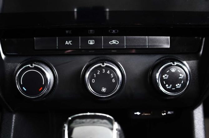 Skoda Octavia III (A7) с пробегом 2015 года, цена 909 000 рублей, 227700 км, лифтбек, Автокод Объявления
