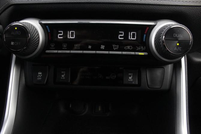 Toyota RAV4 V (XA50) с пробегом 2021 года, цена 3 650 000 рублей, 56116 км, внедорожник, Автокод Объявления
