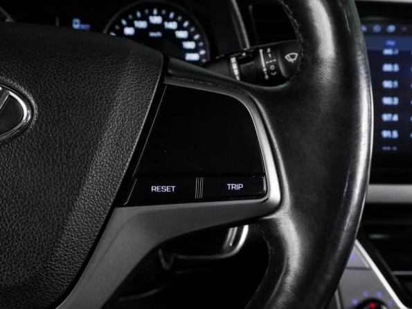 Hyundai Elantra VI (AD) с пробегом 2017 года, цена 1 238 000 рублей, 184750 км, седан, Автокод Объявления