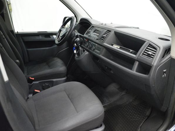 Volkswagen Caravelle T6 с пробегом 2017 года, цена 1 650 000 рублей, 694087 км, минивэн, Автокод Объявления