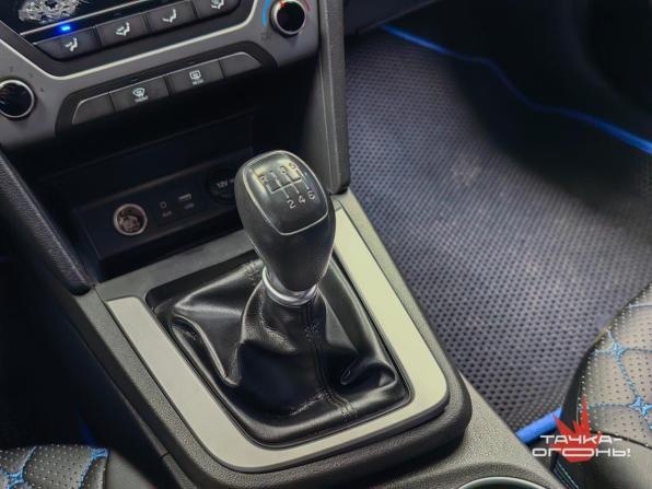 Hyundai Elantra VI (AD) с пробегом 2018 года, цена 1 345 000 рублей, 127929 км, седан, Автокод Объявления