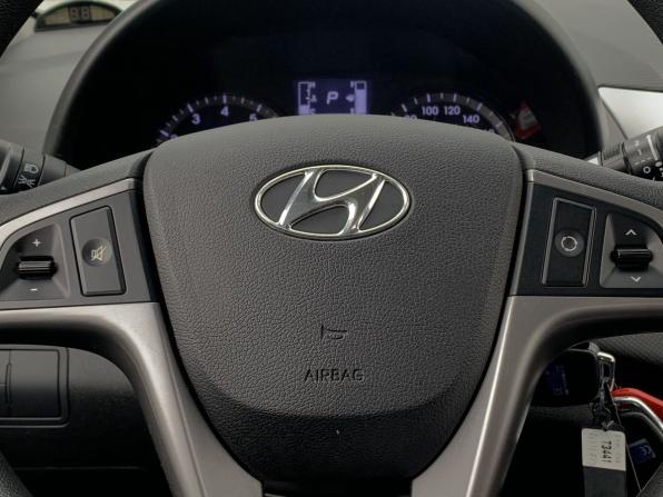Hyundai Solaris I Рестайлинг с пробегом 2015 года, цена 1 099 000 рублей, 150907 км, седан, Автокод Объявления