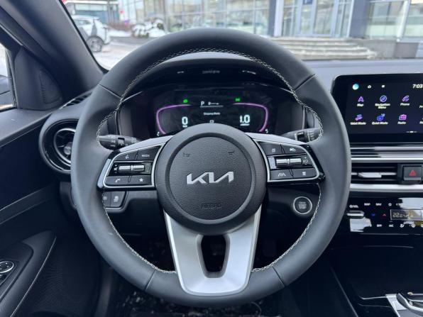 Новый Kia K3 II (China Market) Рестайлинг 2025 года, цена 2 800 000 рублей, седан, Автокод Объявления