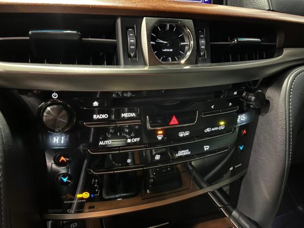 Lexus LX III Рестайлинг 2 с пробегом 2015 года, цена 6 630 000 рублей, 148400 км, внедорожник, Автокод Объявления