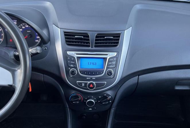 Hyundai Solaris I с пробегом 2012 года, цена 610 000 рублей, 127692 км, седан, Автокод Объявления