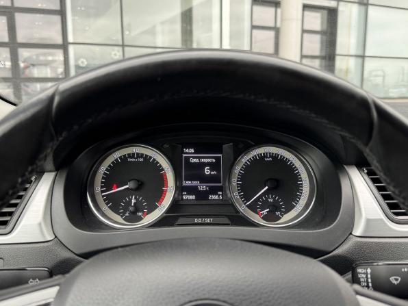 Skoda Rapid I с пробегом 2016 года, цена 1 075 000 рублей, 97080 км, лифтбек, Автокод Объявления