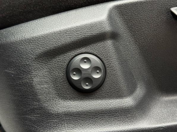 Audi Q3 I (8U) с пробегом 2012 года, цена 1 899 000 рублей, 130342 км, внедорожник, Автокод Объявления