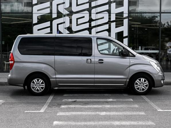 Hyundai H-1 II Рестайлинг с пробегом 2016 года, цена 2 199 000 рублей, 193419 км, минивэн, Автокод Объявления