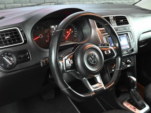 Volkswagen Polo V Рестайлинг с пробегом 2019 года, цена 1 500 000 рублей, 66037 км, седан, Автокод Объявления