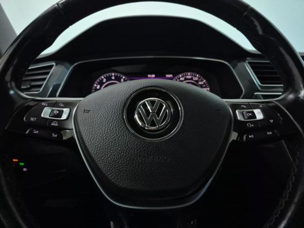 Volkswagen Tiguan II с пробегом 2018 года, цена 3 300 000 рублей, 77405 км, внедорожник, Автокод Объявления