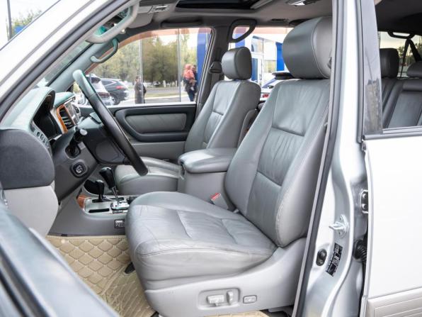 Toyota Land Cruiser 100 Series Рестайлинг 2 с пробегом 2006 года, цена 2 400 000 рублей, 548679 км, внедорожник, Автокод Объявления