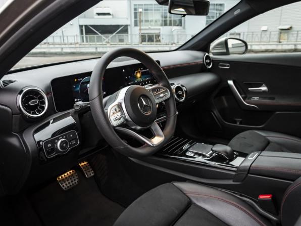Mercedes-Benz A-Класс IV (W177) с пробегом 2019 года, цена 2 248 000 рублей, 132430 км, седан, Автокод Объявления