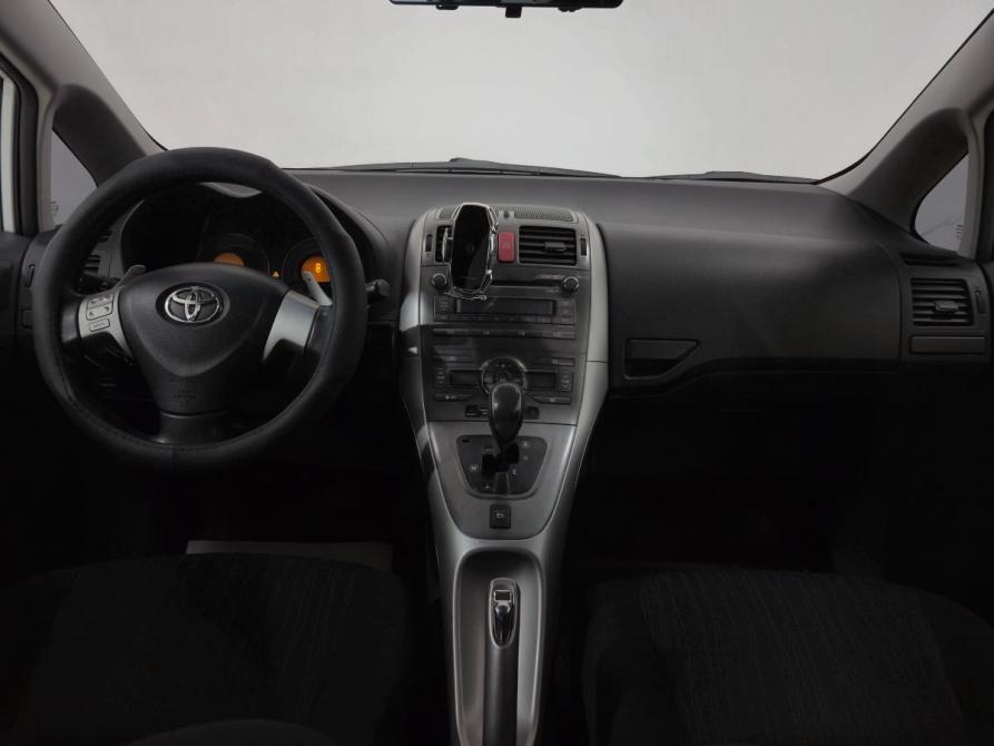 Toyota Auris I Альметьевск  - изображение 13