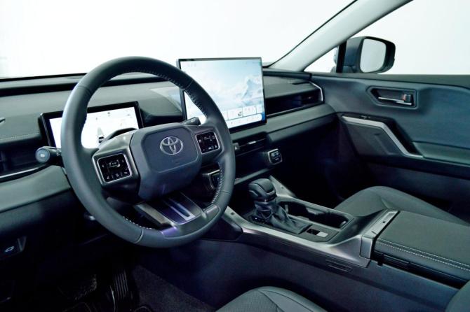 Toyota RAV4 VI (XA60) с пробегом 2026 года, цена 4 450 000 рублей, 26 км, внедорожник, Автокод Объявления
