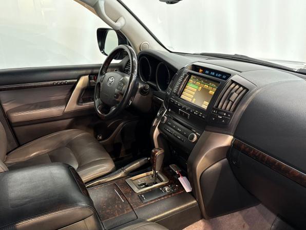 Toyota Land Cruiser 200 Series с пробегом 2010 года, цена 3 100 000 рублей, 270000 км, внедорожник, Автокод Объявления