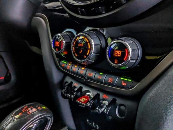 Mini Clubman II с пробегом 2017 года, цена 1 725 000 рублей, 109365 км, универсал, Автокод Объявления