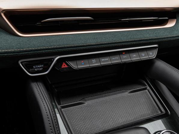Geely Monjaro I с пробегом 2023 года, цена 3 240 000 рублей, 37178 км, внедорожник, Автокод Объявления