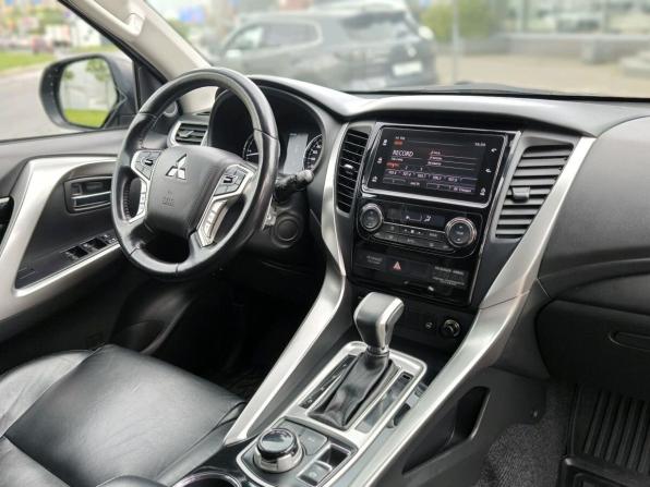 Mitsubishi Pajero Sport III с пробегом 2017 года, цена 2 850 000 рублей, 122770 км, внедорожник, Автокод Объявления