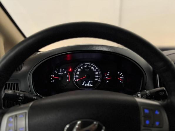 Hyundai H-1 II Рестайлинг с пробегом 2016 года, цена 2 099 000 рублей, 169749 км, минивэн, Автокод Объявления