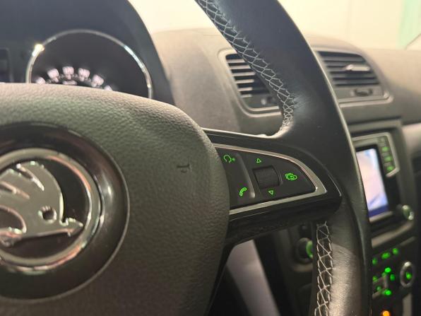 Skoda Yeti I Рестайлинг с пробегом 2016 года, цена 1 295 000 рублей, 167000 км, внедорожник, Автокод Объявления