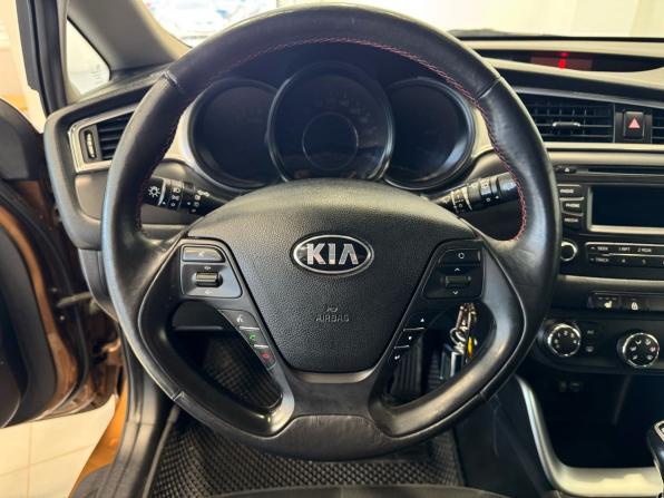 Kia Ceed II Рестайлинг с пробегом 2015 года, цена 1 195 000 рублей, 122225 км, хэтчбек, Автокод Объявления