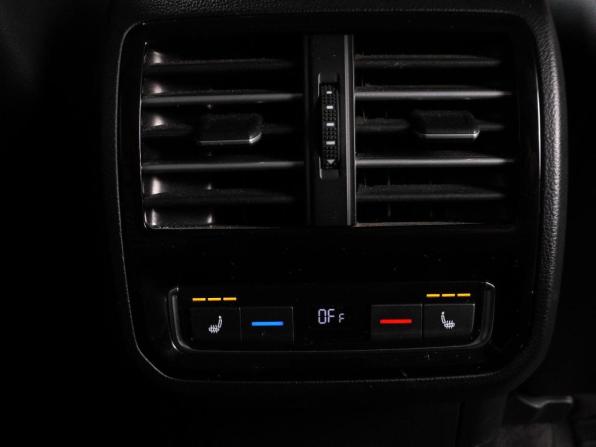 Volkswagen Passat B8 с пробегом 2017 года, цена 1 479 000 рублей, 307828 км, седан, Автокод Объявления