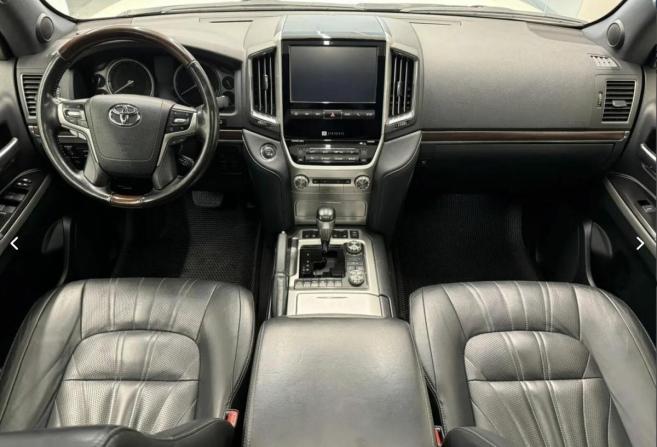 Toyota Land Cruiser 200 Series Рестайлинг 2 с пробегом 2019 года, цена 8 450 000 рублей, 134000 км, внедорожник, Автокод Объявления