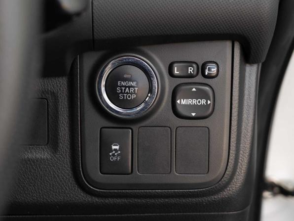 Toyota Wish II Рестайлинг с пробегом 2014 года, цена 1 550 000 рублей, 101991 км, минивэн, Автокод Объявления
