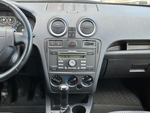 Ford Fusion I Рестайлинг с пробегом 2008 года, цена 389 000 рублей, 217585 км, хэтчбек, Автокод Объявления