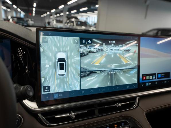 Geely Monjaro I Рестайлинг 2 с пробегом 2025 года, цена 4 200 000 рублей, 21 км, внедорожник, Автокод Объявления