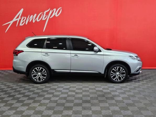 Mitsubishi Outlander III Рестайлинг 2 с пробегом 2015 года, цена 1 600 000 рублей, 192474 км, внедорожник, Автокод Объявления