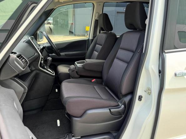 Nissan Serena V (C27) с пробегом 2018 года, цена 1 999 000 рублей, 146739 км, минивэн, Автокод Объявления