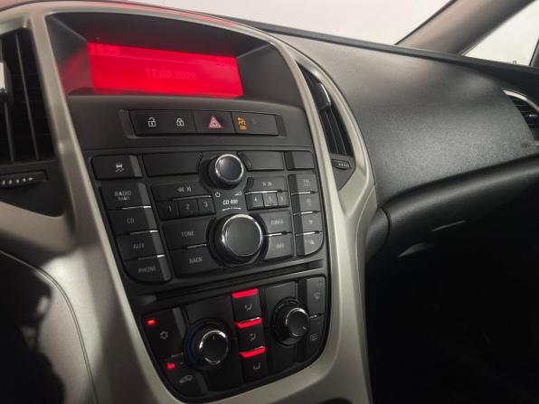 Opel Astra J с пробегом 2011 года, цена 620 000 рублей, 192075 км, хэтчбек, Автокод Объявления