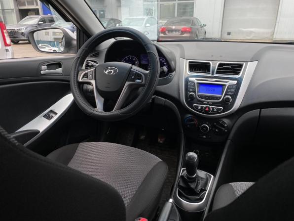 Hyundai Solaris I с пробегом 2014 года, цена 569 000 рублей, 220819 км, седан, Автокод Объявления