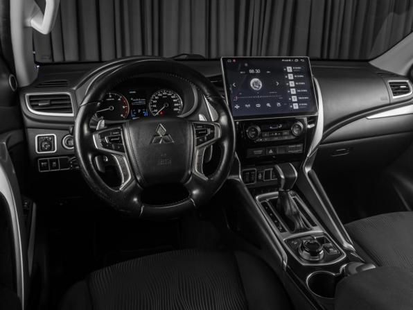 Mitsubishi Pajero Sport III с пробегом 2018 года, цена 3 299 000 рублей, 44434 км, внедорожник, Автокод Объявления