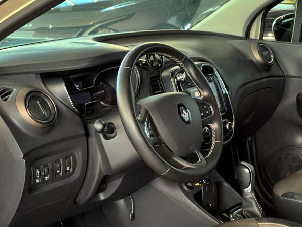 Renault Kaptur I с пробегом 2019 года, цена 1 750 000 рублей, 144000 км, внедорожник, Автокод Объявления