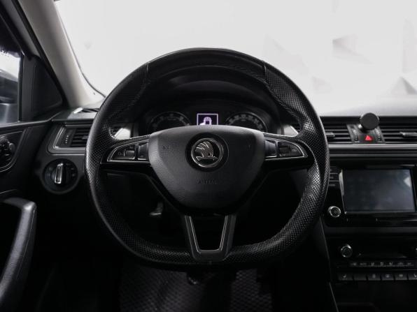 Skoda Rapid I Рестайлинг с пробегом 2018 года, цена 1 011 000 рублей, 222000 км, лифтбек, Автокод Объявления