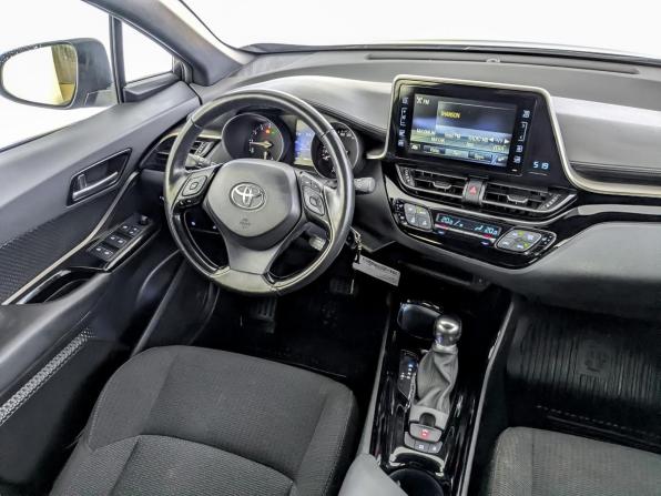 Toyota C-HR I с пробегом 2019 года, цена 2 650 000 рублей, 46448 км, внедорожник, Автокод Объявления