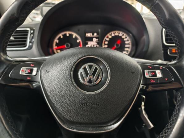 Volkswagen Polo V Рестайлинг с пробегом 2017 года, цена 1 016 900 рублей, 203949 км, седан, Автокод Объявления