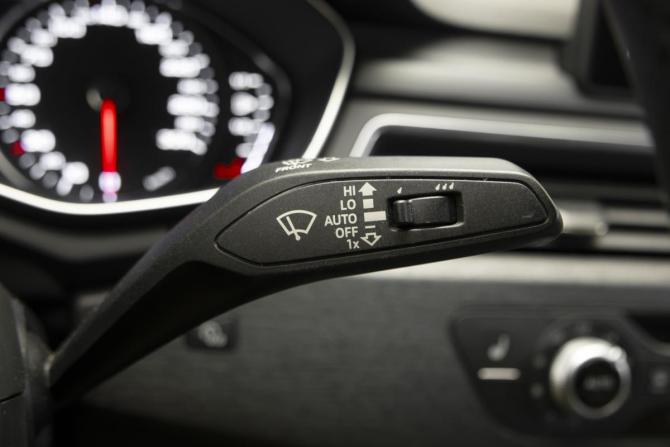 Audi A4 V (B9) с пробегом 2017 года, цена 2 299 000 рублей, 71100 км, седан, Автокод Объявления