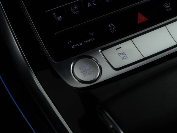 Audi Q8 I (4M) с пробегом 2019 года, цена 7 877 077 рублей, 64800 км, внедорожник, Автокод Объявления