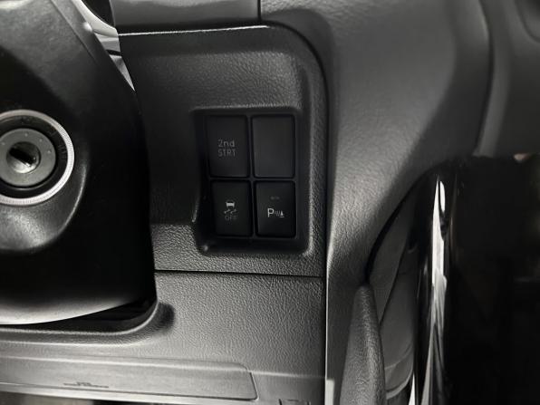 Toyota Land Cruiser Prado 150 Series Рестайлинг 1 с пробегом 2015 года, цена 3 295 000 рублей, 273103 км, внедорожник, Автокод Объявления