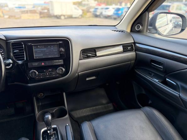Mitsubishi Outlander III Рестайлинг 2 с пробегом 2015 года, цена 1 575 000 рублей, 159000 км, внедорожник, Автокод Объявления