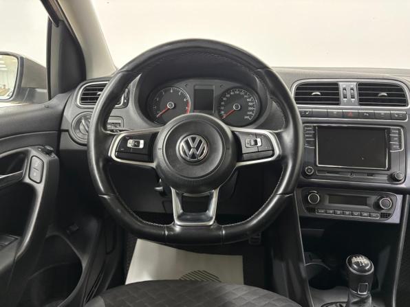 Volkswagen Polo V Рестайлинг с пробегом 2018 года, цена 1 050 000 рублей, 141090 км, седан, Автокод Объявления