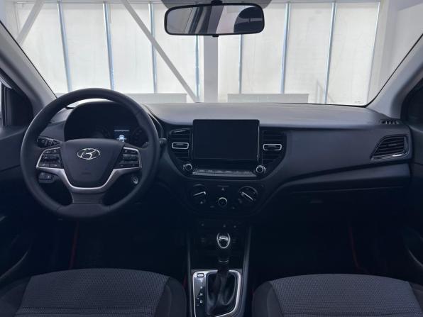 Hyundai Solaris II Рестайлинг с пробегом 2021 года, цена 1 699 000 рублей, 54345 км, седан, Автокод Объявления
