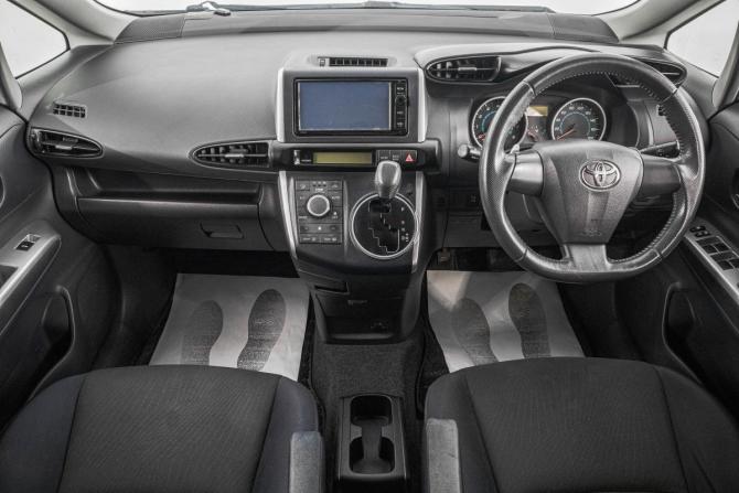 Toyota Wish II с пробегом 2010 года, цена 1 349 000 рублей, 143000 км, минивэн, Автокод Объявления