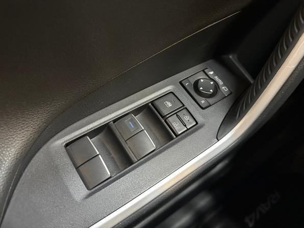 Toyota RAV4 V (XA50) с пробегом 2021 года, цена 3 930 000 рублей, 70142 км, внедорожник, Автокод Объявления