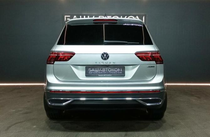 Volkswagen Tiguan II Рестайлинг с пробегом 2021 года, цена 2 800 000 рублей, 151222 км, внедорожник, Автокод Объявления